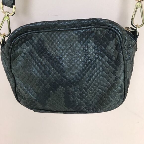 Innue Crossbody  - Picture 3 of 5